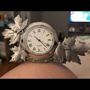 Mini handcrafted clock